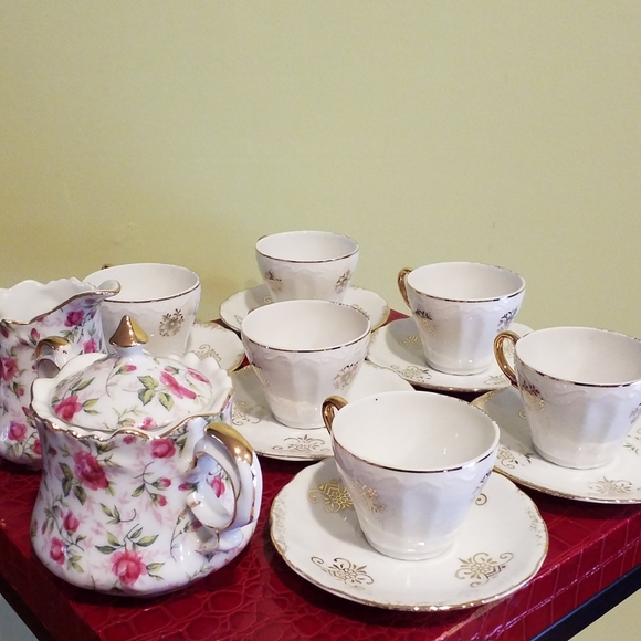 Lefton China Hand Painted Sugar and Cremer Set - Picture 9 of 14